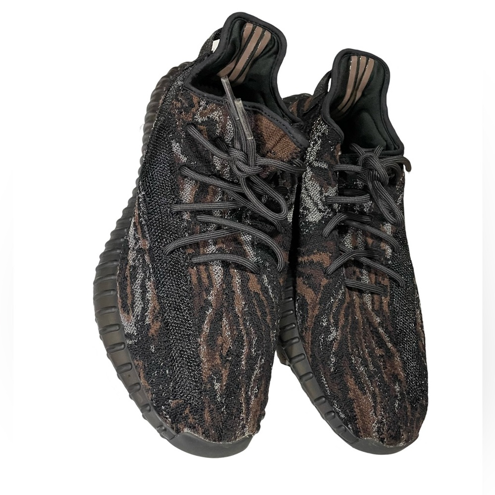 Adidas Yeezy size 11.5 used excellent condition,, no insoles